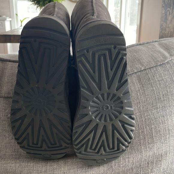 Women’s size 8 Gray Ugg Classic Tall Boots - Picture 3 of 5